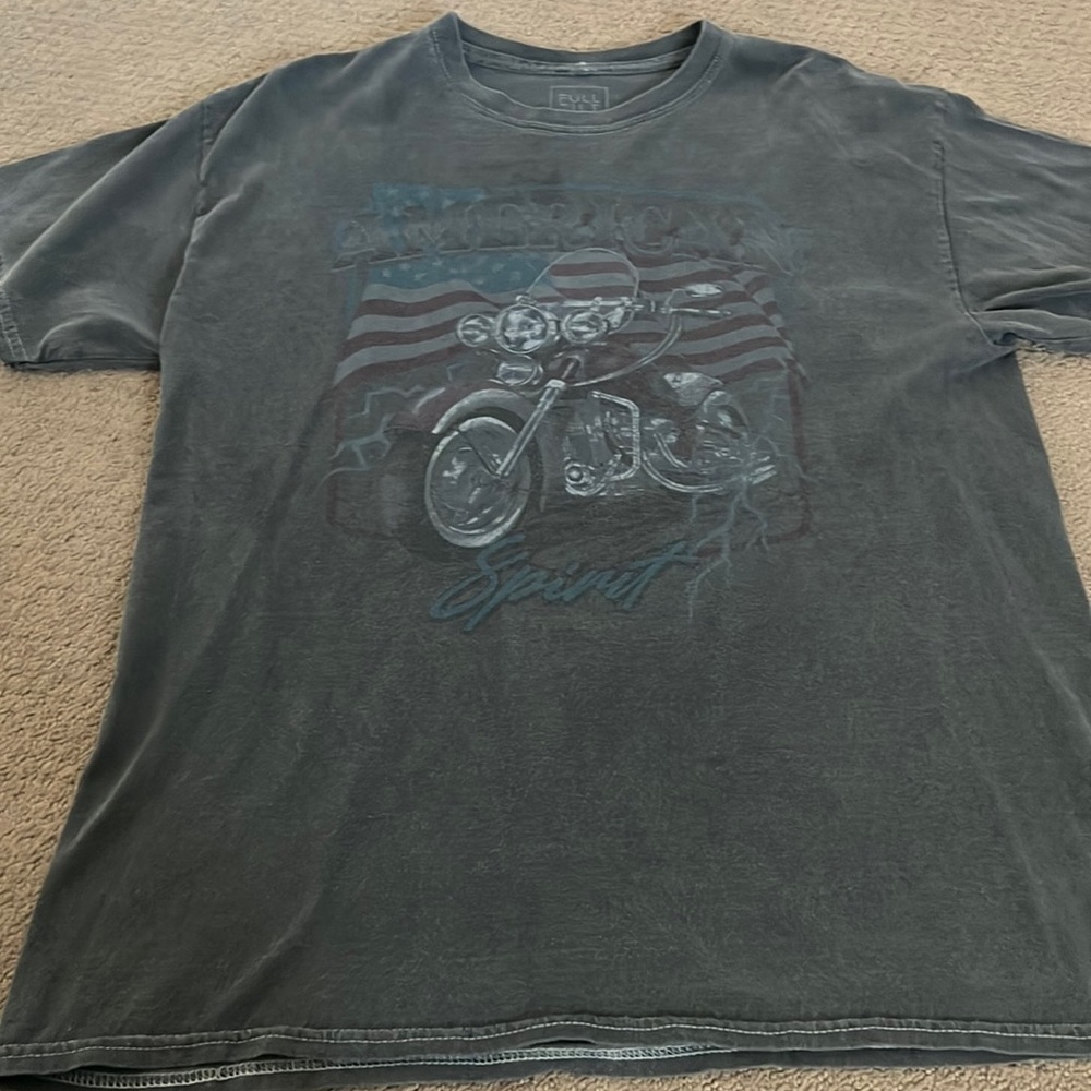 Gray full tilt graphic tea with American flag and motorcycle on it